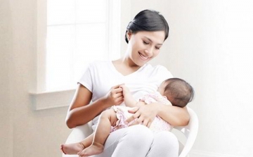 Mẹ đang cho con bú có thai được không?