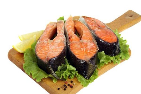 Ăn cá nấu chưa chín rất nguy hiểm cho bà bầu