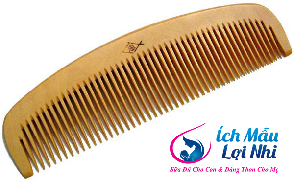 Cách chữa tắc tia sữa bằng lược