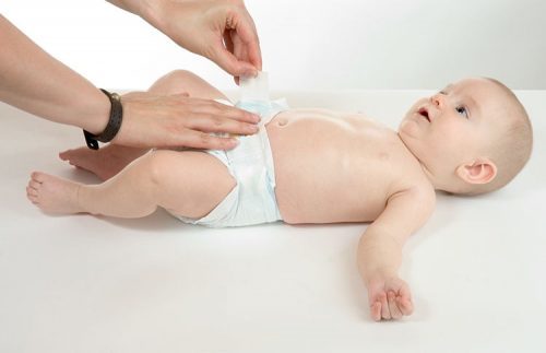 Chăm sóc rốn cho trẻ sơ sinh