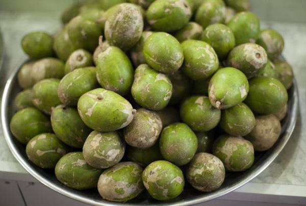 Đồ chua luôn hấp dẫn mẹ bầu bé trai