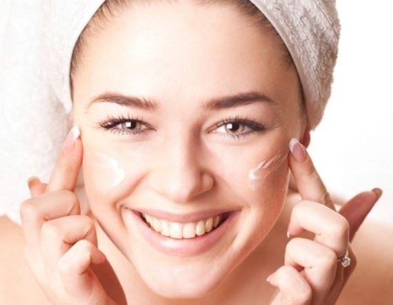 Dưỡng da bằng sữa mẹ