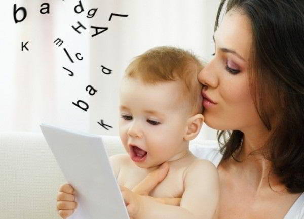 Khi bé đang tập nói là thời điểm phù hợp để cai sữa