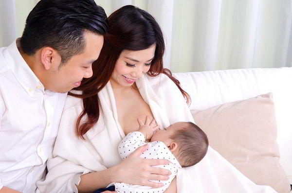 khi nào nên cai sữa cho trẻ
