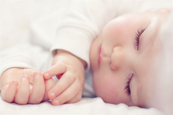 Mẹ Nhật có cách dỗ bé ngủ khá hay