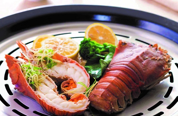 sau sinh mổ mẹ nên hạn chế ăn hải sản